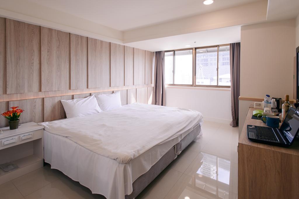 Kiwi-Taichung Station Branch 1 Hotel Exterior photo